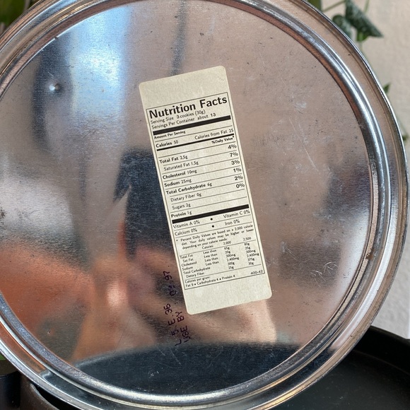 Vintage Peter Rabbit By Beatrix Potter Tin Box Whimsical Design & Storybook Char - Picture 9 of 10